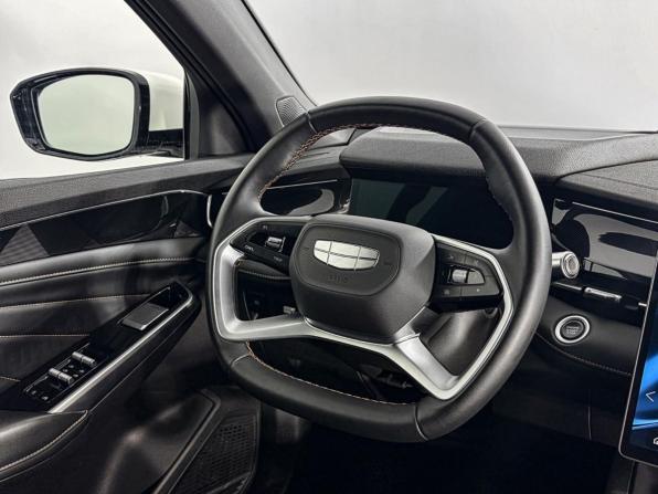 Geely Preface I с пробегом 2024 года, цена 2 388 000 рублей, 28755 км, седан, Автокод Объявления