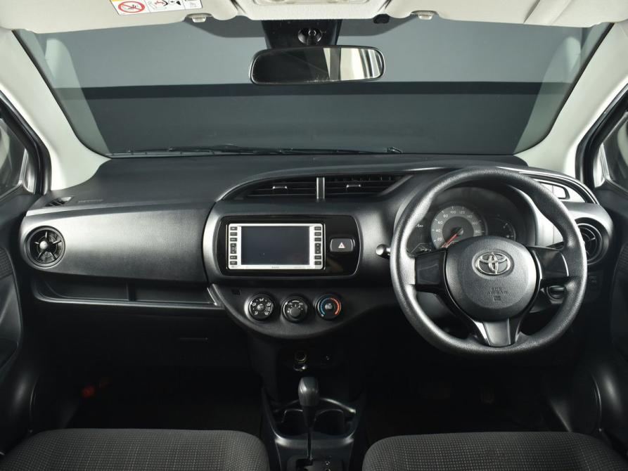 Toyota Vitz III (XP130) Рестайлинг Кемерово  - изображение 7