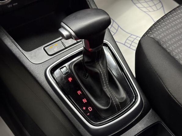 Kia Rio IV Рестайлинг с пробегом 2021 года, цена 1 635 000 рублей, 88454 км, седан, Автокод Объявления