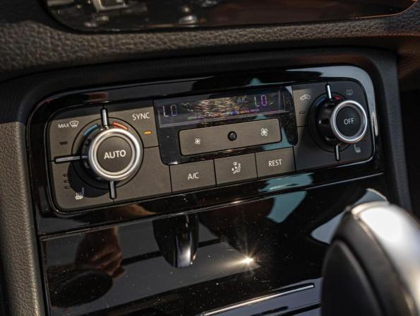 Volkswagen Touareg II с пробегом 2014 года, цена 2 340 000 рублей, 203941 км, внедорожник, Автокод Объявления