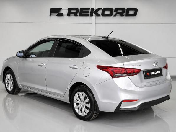 Hyundai Solaris II с пробегом 2019 года, цена 1 079 000 рублей, 140941 км, седан, Автокод Объявления