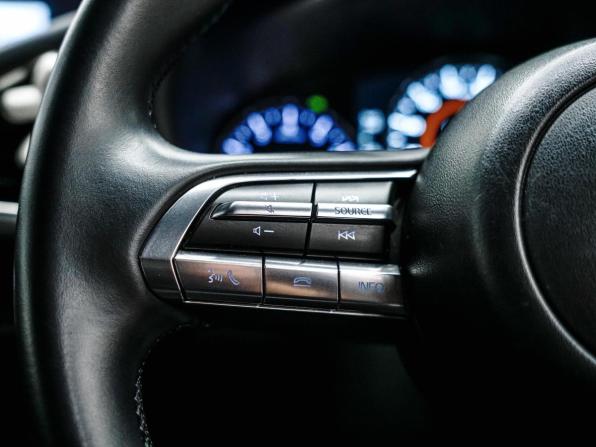 Mazda 3 IV (BP) с пробегом 2019 года, цена 1 710 000 рублей, 57889 км, хэтчбек, Автокод Объявления