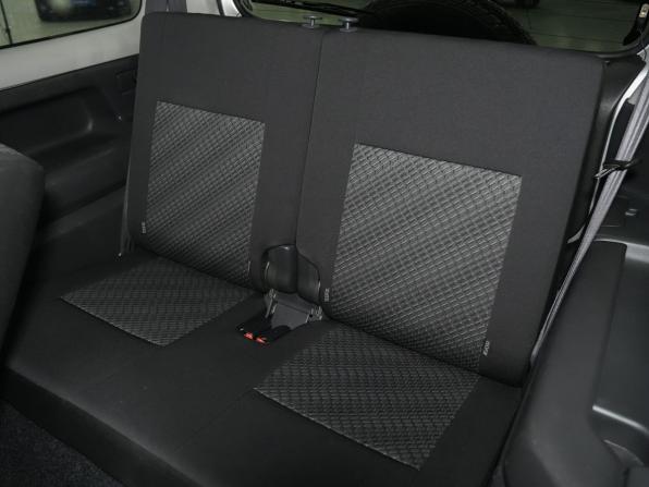 Suzuki Jimny III Рестайлинг 2 с пробегом 2017 года, цена 1 255 000 рублей, 72500 км, внедорожник, Автокод Объявления