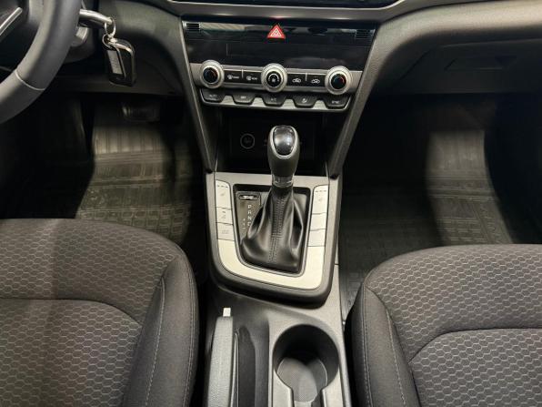 Hyundai Elantra VI (AD) Рестайлинг с пробегом 2019 года, цена 1 730 000 рублей, 93000 км, седан, Автокод Объявления