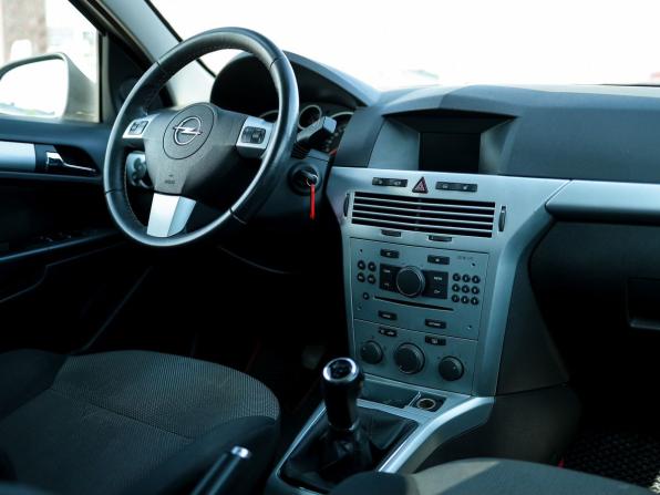 Opel Astra H Рестайлинг с пробегом 2014 года, цена 709 000 рублей, 132000 км, седан, Автокод Объявления