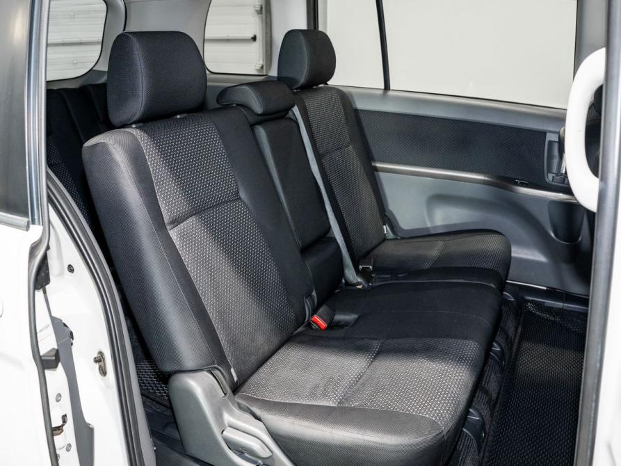 Toyota ISis I Рестайлинг Чита  - изображение 6