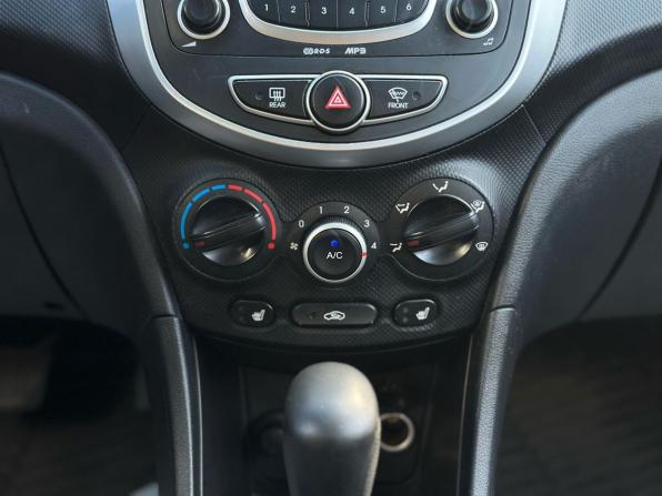 Hyundai Solaris I с пробегом 2013 года, цена 700 000 рублей, 115741 км, седан, Автокод Объявления