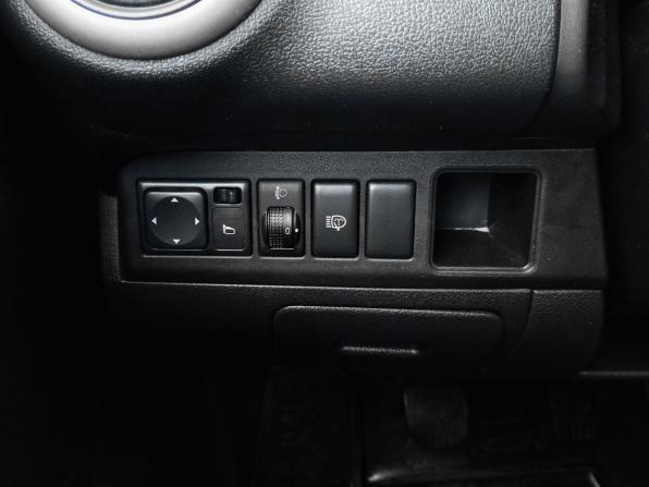 Nissan Note I Рестайлинг с пробегом 2010 года, цена 519 000 рублей, 216633 км, хэтчбек, Автокод Объявления