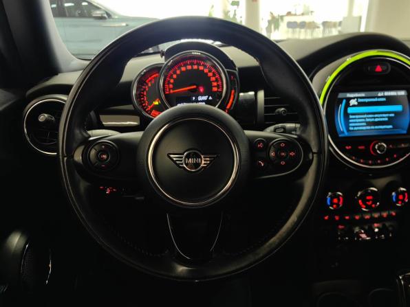 Mini Hatch III (F55/F56) Рестайлинг с пробегом 2019 года, цена 1 499 000 рублей, 143151 км, хэтчбек, Автокод Объявления