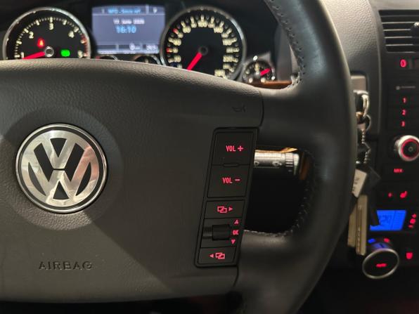Volkswagen Touareg I Рестайлинг с пробегом 2008 года, цена 1 315 000 рублей, 165000 км, внедорожник, Автокод Объявления