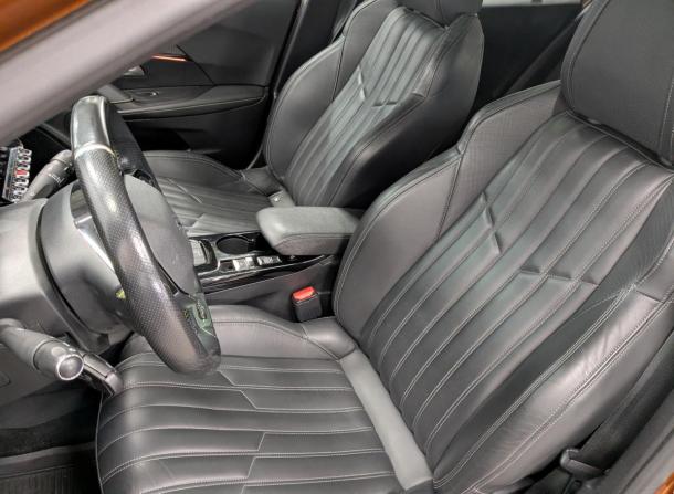Peugeot 2008 II с пробегом 2020 года, цена 1 750 000 рублей, 78347 км, внедорожник, Автокод Объявления