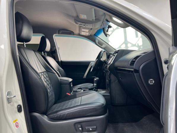 Toyota Land Cruiser Prado 150 Series Рестайлинг 2 с пробегом 2018 года, цена 4 449 000 рублей, 113681 км, внедорожник, Автокод Объявления