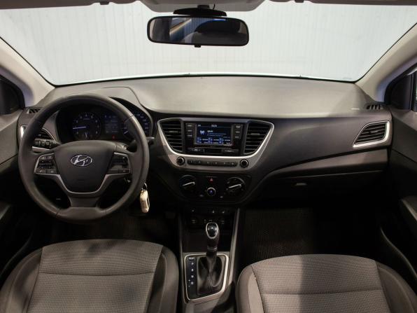 Hyundai Solaris II с пробегом 2018 года, цена 1 245 000 рублей, 181334 км, седан, Автокод Объявления