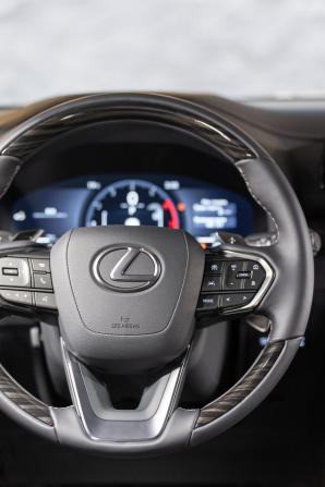 Новый Lexus LX IV 2025 года, цена 18 850 000 рублей, внедорожник, Автокод Объявления