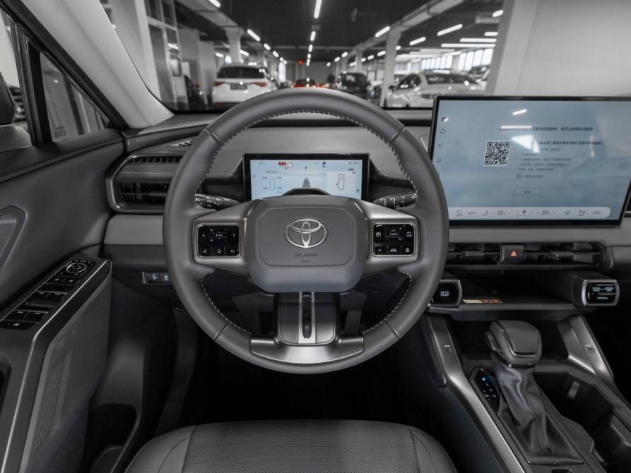 Toyota RAV4 VI (XA60) Москва  - изображение 11