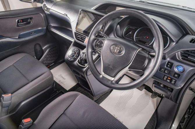 Toyota Noah III (R80) с пробегом 2015 года, цена 1 859 000 рублей, 178300 км, минивэн, Автокод Объявления