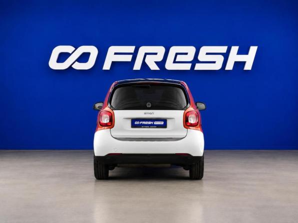 Smart Fortwo III с пробегом 2016 года, цена 999 999 рублей, 124163 км, хэтчбек, Автокод Объявления