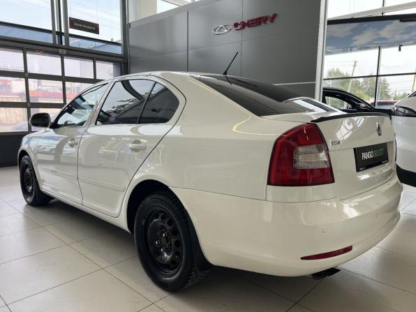 Skoda Octavia II (A5) Рестайлинг с пробегом 2012 года, цена 749 000 рублей, 208000 км, лифтбек, Автокод Объявления