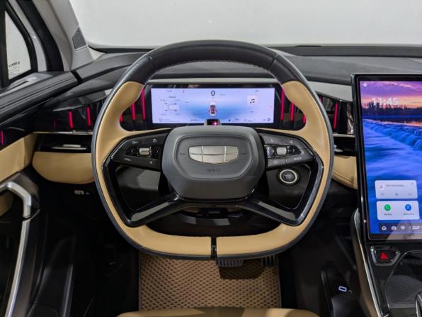 Geely Boyue L I с пробегом 2023 года, цена 2 370 000 рублей, 41973 км, внедорожник, Автокод Объявления