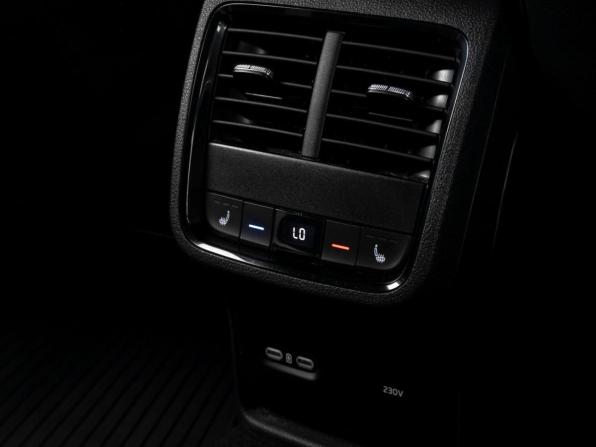 Skoda Octavia IV (A8) с пробегом 2021 года, цена 2 749 000 рублей, 37949 км, лифтбек, Автокод Объявления
