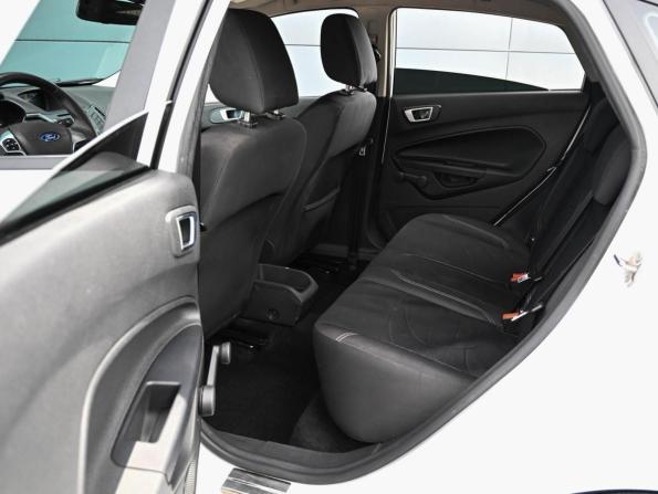 Ford Fiesta Mk6 Рестайлинг с пробегом 2018 года, цена 779 000 рублей, 124568 км, седан, Автокод Объявления