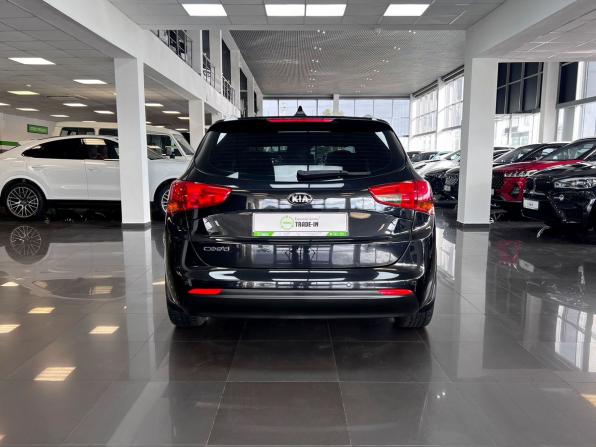 Kia Ceed II Рестайлинг с пробегом 2017 года, цена 1 395 000 рублей, 73132 км, универсал, Автокод Объявления
