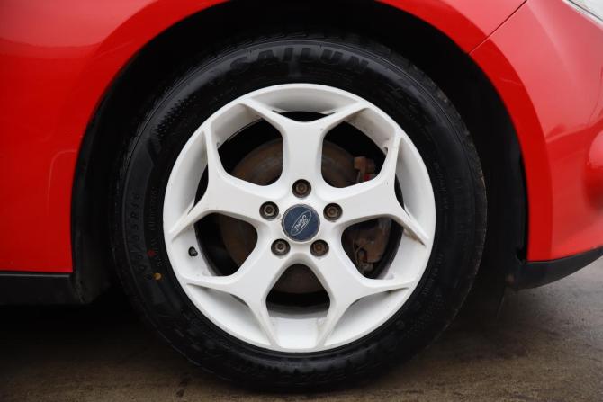 Ford Focus III с пробегом 2013 года, цена 529 000 рублей, 200000 км, седан, Автокод Объявления