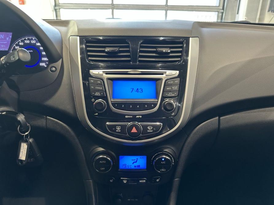 Hyundai Solaris I Москва  - изображение 15