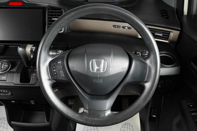 Honda Freed I с пробегом 2010 года, цена 879 000 рублей, 300000 км, компактвэн, Автокод Объявления