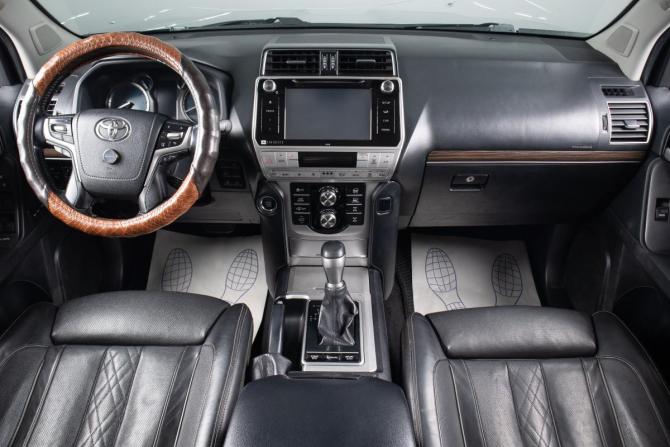 Toyota Land Cruiser Prado 150 Series Рестайлинг 2 с пробегом 2018 года, цена 3 849 000 рублей, 301378 км, внедорожник, Автокод Объявления