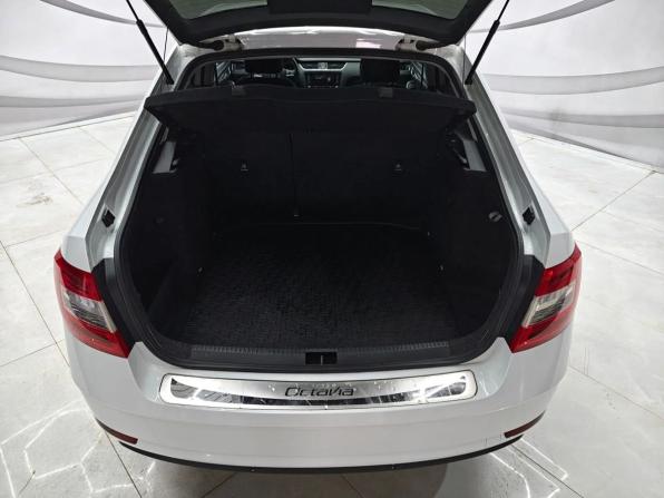 Skoda Octavia III (A7) Рестайлинг с пробегом 2018 года, цена 1 729 000 рублей, 127500 км, лифтбек, Автокод Объявления