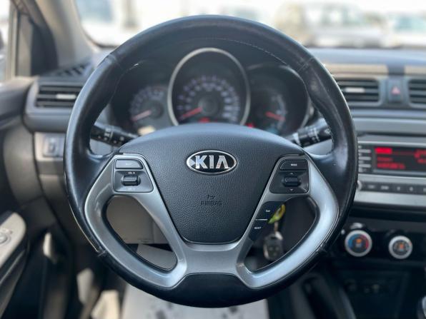 Kia Rio III Рестайлинг с пробегом 2016 года, цена 880 000 рублей, 155000 км, седан, Автокод Объявления
