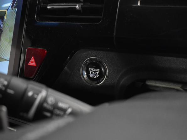 Honda Stepwgn V Рестайлинг с пробегом 2018 года, цена 3 050 000 рублей, 86000 км, минивэн, Автокод Объявления