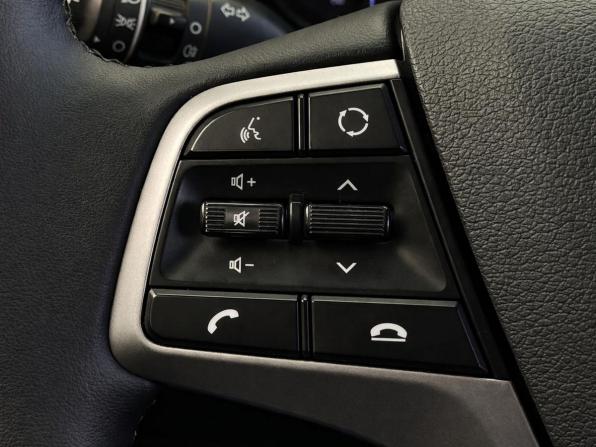 Hyundai Solaris II с пробегом 2019 года, цена 1 157 000 рублей, 142084 км, седан, Автокод Объявления