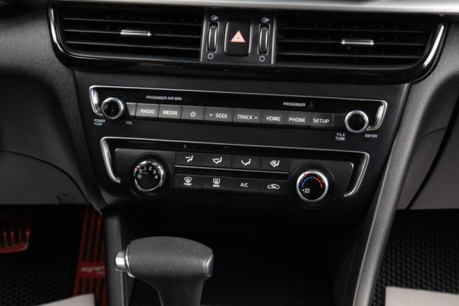 Kia Optima IV Рестайлинг с пробегом 2019 года, цена 2 099 000 рублей, 99000 км, седан, Автокод Объявления