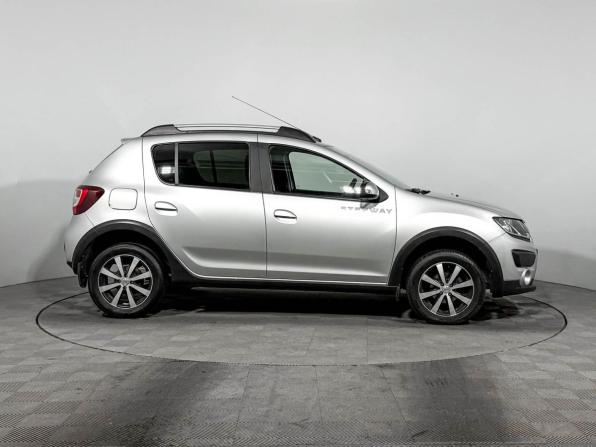 Renault Sandero II с пробегом 2018 года, цена 1 378 900 рублей, 16040 км, хэтчбек, Автокод Объявления