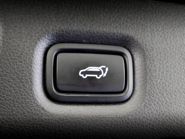 Hyundai Santa Fe IV Рестайлинг с пробегом 2023 года, цена 4 350 000 рублей, 47828 км, внедорожник, Автокод Объявления