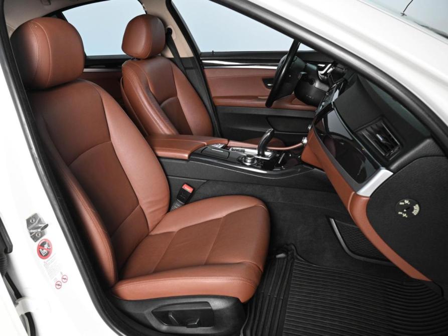 BMW 5 серии VI (F10/F11/F07) Рестайлинг Ростов-на-Дону  - изображение 8