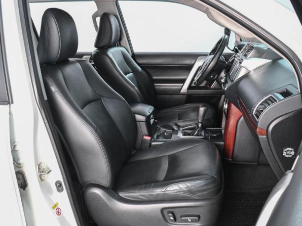 Toyota Land Cruiser Prado 150 Series Рестайлинг 1 с пробегом 2016 года, цена 3 419 000 рублей, 260492 км, внедорожник, Автокод Объявления