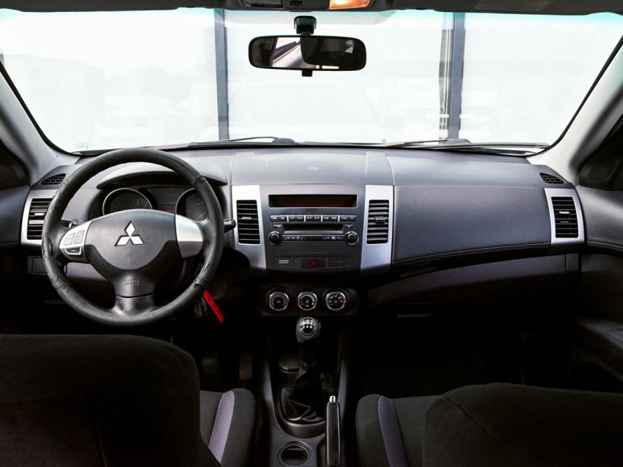 Mitsubishi Outlander II Рестайлинг Екатеринбург  - изображение 16