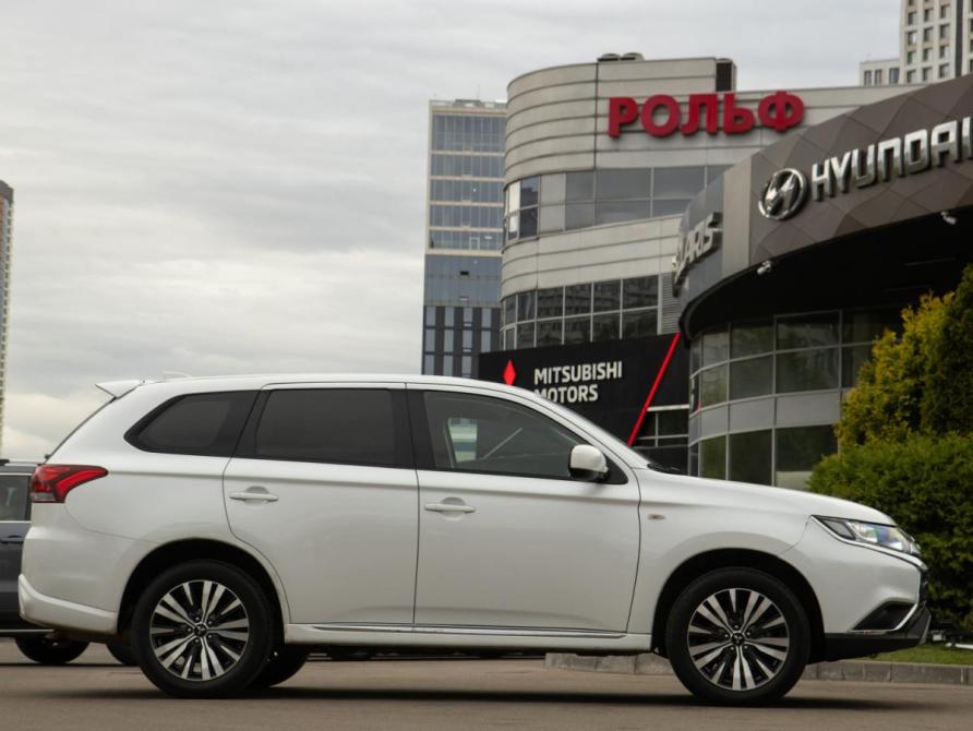 Mitsubishi Outlander III Рестайлинг 3 Москва  - изображение 3