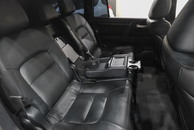 Toyota Land Cruiser 200 Series Рестайлинг 2 с пробегом 2015 года, цена 4 619 000 рублей, 211000 км, внедорожник, Автокод Объявления