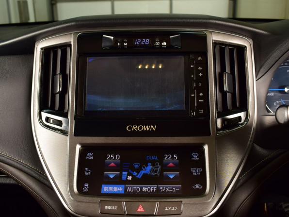Toyota Crown XIV (S210) Рестайлинг с пробегом 2016 года, цена 2 475 995 рублей, 195111 км, седан, Автокод Объявления