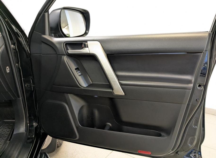 Toyota Land Cruiser Prado 150 Series Рестайлинг 2 Санкт-Петербург  - изображение 25