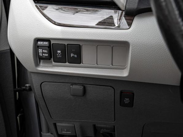 Toyota Sienna III Рестайлинг 2 с пробегом 2017 года, цена 3 170 000 рублей, 258172 км, минивэн, Автокод Объявления