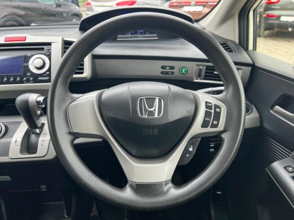 Honda Freed I Рестайлинг с пробегом 2012 года, цена 890 000 рублей, 236074 км, компактвэн, Автокод Объявления