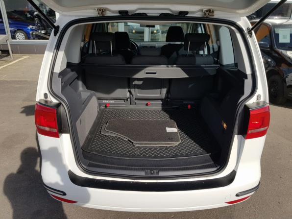 Volkswagen Touran I Рестайлинг 2 с пробегом 2011 года, цена 940 000 рублей, 150000 км, компактвэн, Автокод Объявления