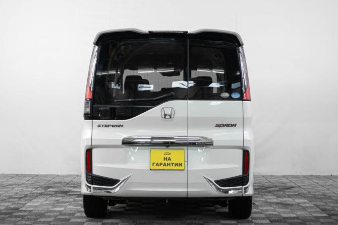 Honda Stepwgn V с пробегом 2016 года, цена 1 849 000 рублей, 117000 км, минивэн, Автокод Объявления