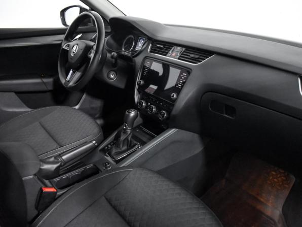 Skoda Octavia III (A7) Рестайлинг с пробегом 2017 года, цена 1 547 900 рублей, 163260 км, лифтбек, Автокод Объявления