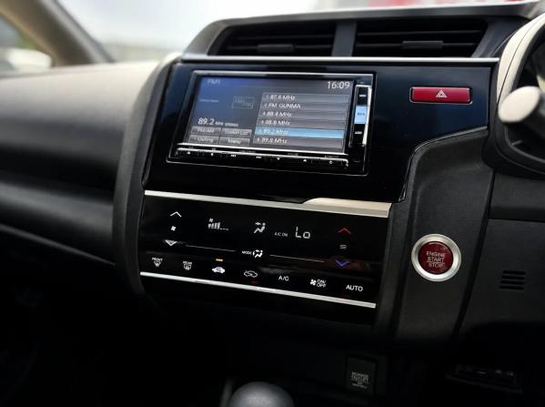 Honda Fit III с пробегом 2014 года, цена 979 000 рублей, 139921 км, хэтчбек, Автокод Объявления